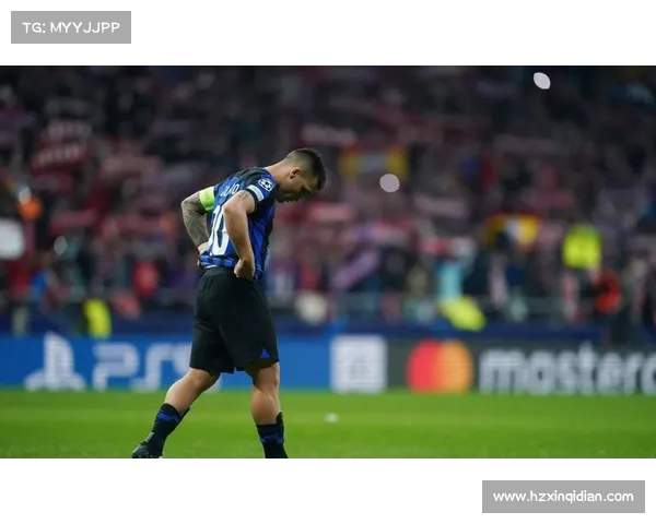 扑点球时守门员如何通过心理战术和技术动作快速判断扑球方向的策略分析